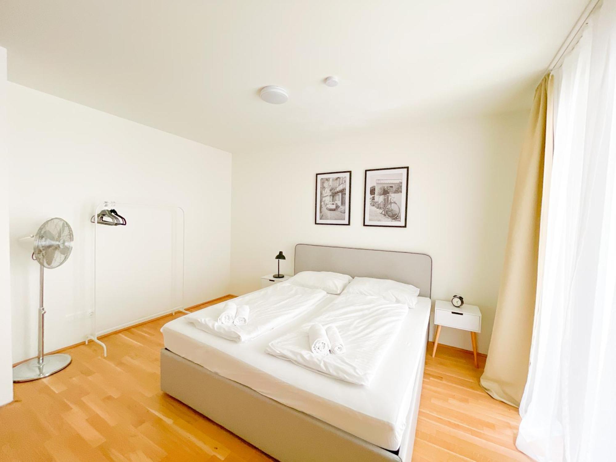 Whats-App Self-Check-In - 1Br Apartment, Near Airport,15 Min To Center 维也纳 客房 照片